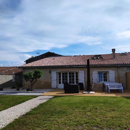 Villa Domaine Des Pres De Joussac - Protocole Sanitaire Strict Jau-Dignac-et-Loirac Exterior foto